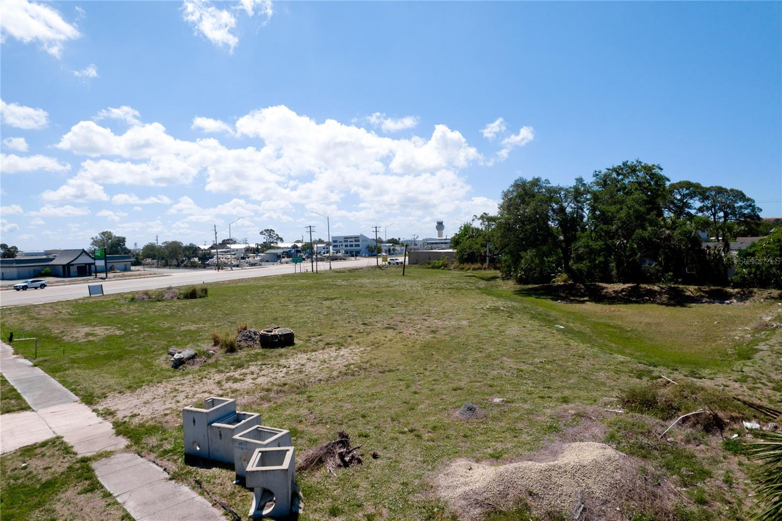 7972 Tamiami Trail, FL