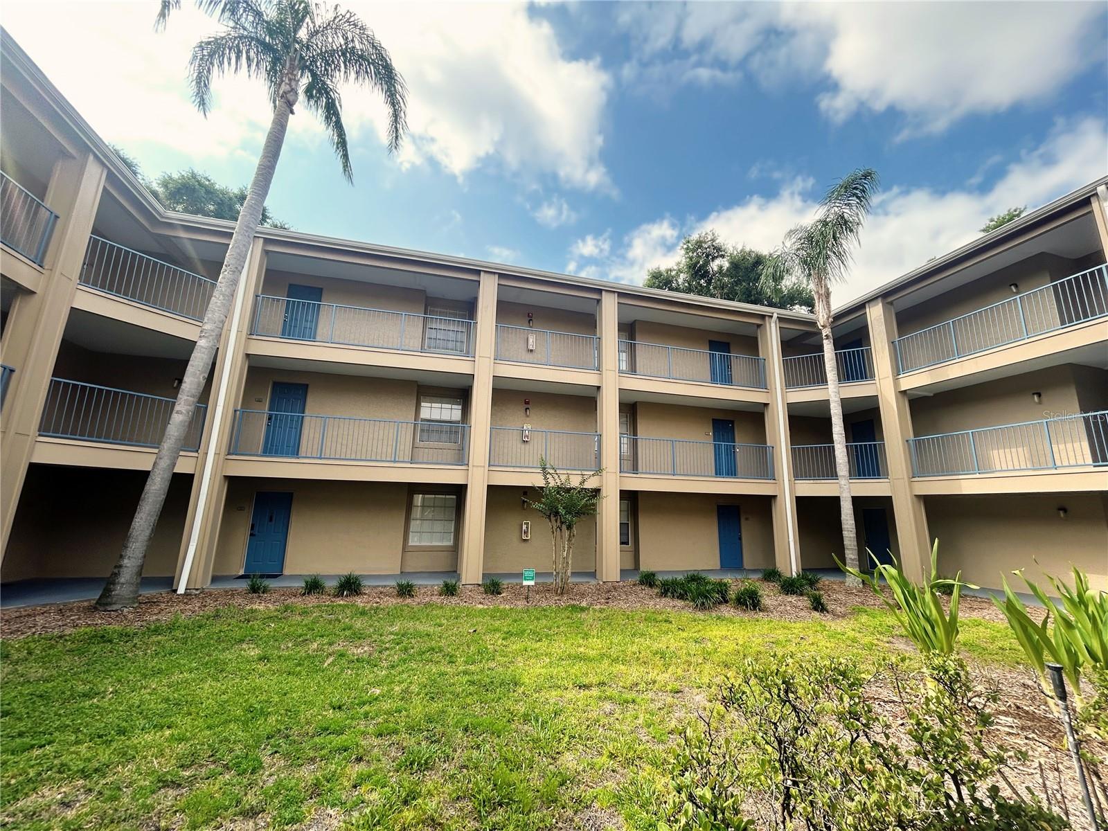 7350 Westpointe Blvd #216, FL