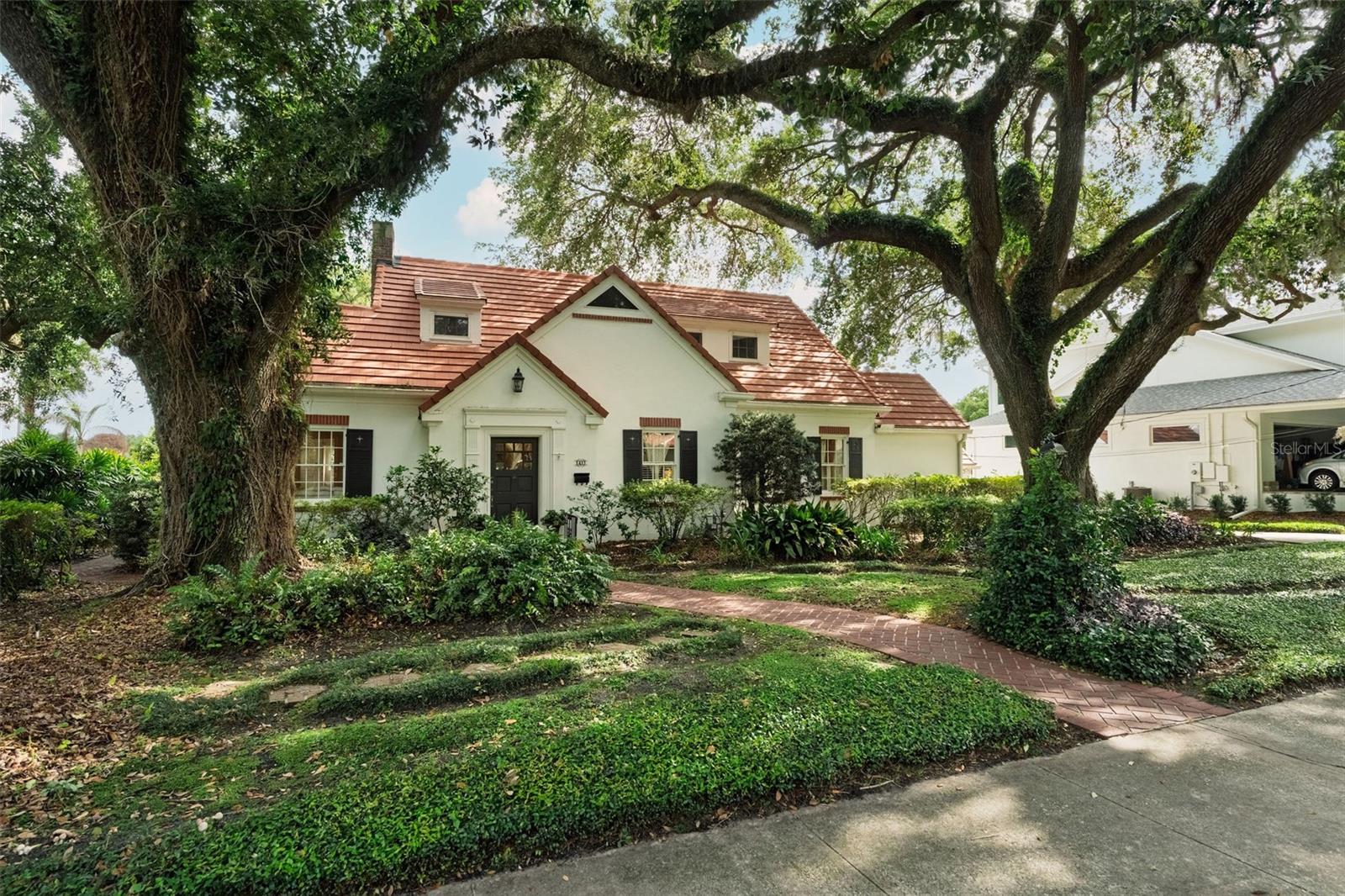1415 Lancaster Drive, FL