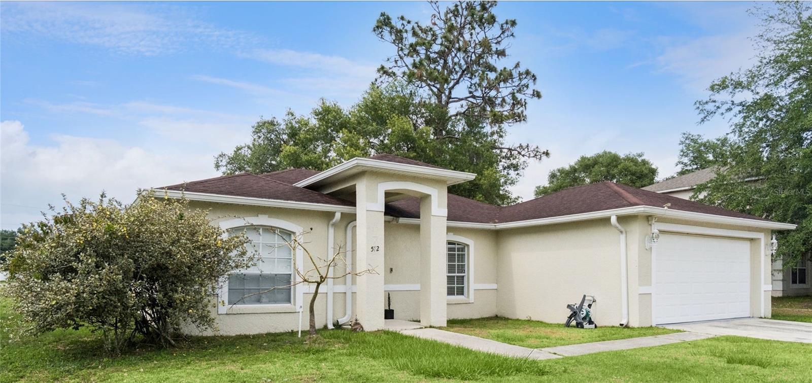 572 Kingfisher Dr, FL