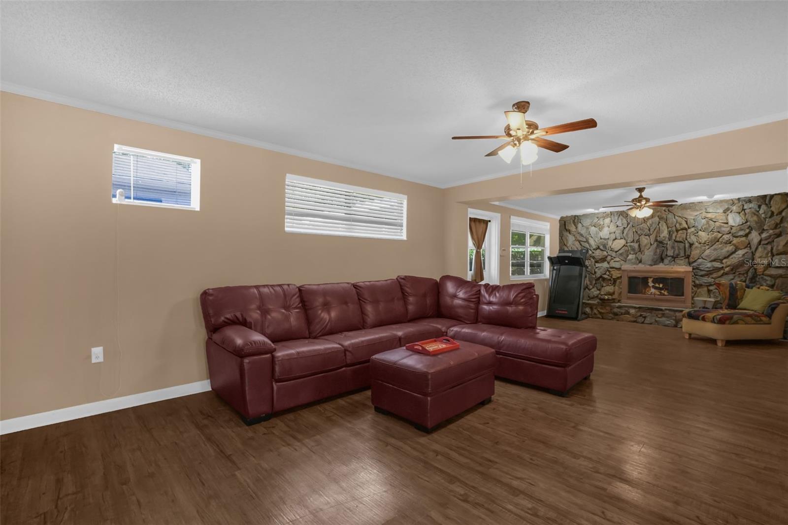 727 Baywood Circle, FL