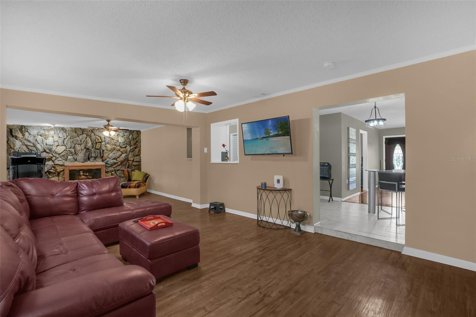 727 Baywood Circle, FL