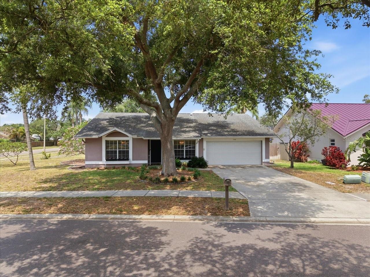 798 Countryshire Lane, FL
