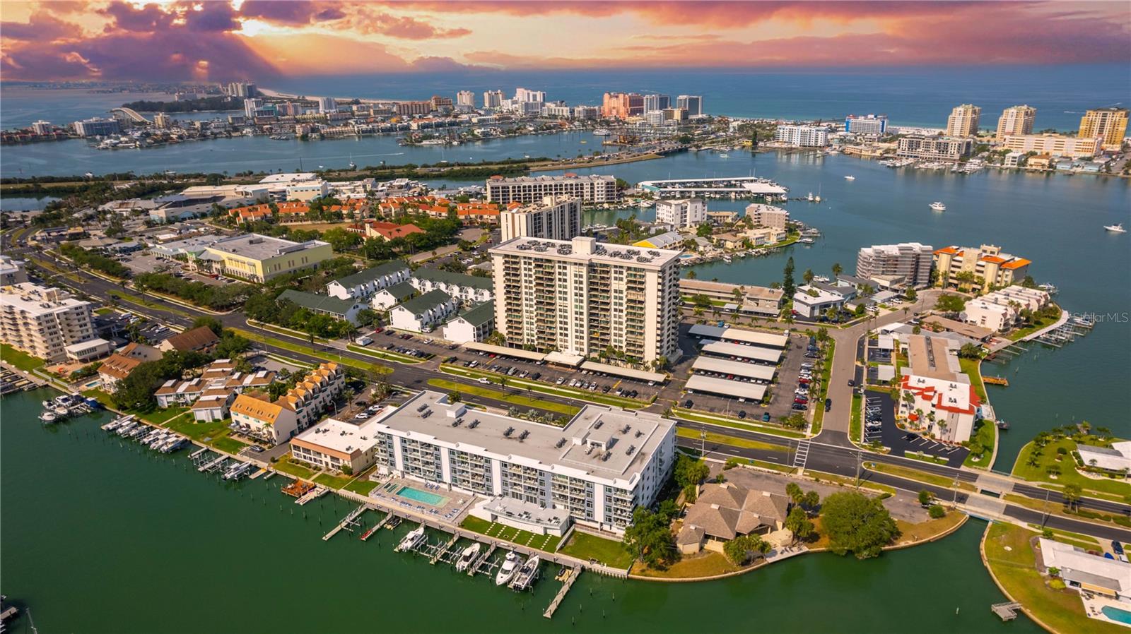 400 Island Way #212, FL