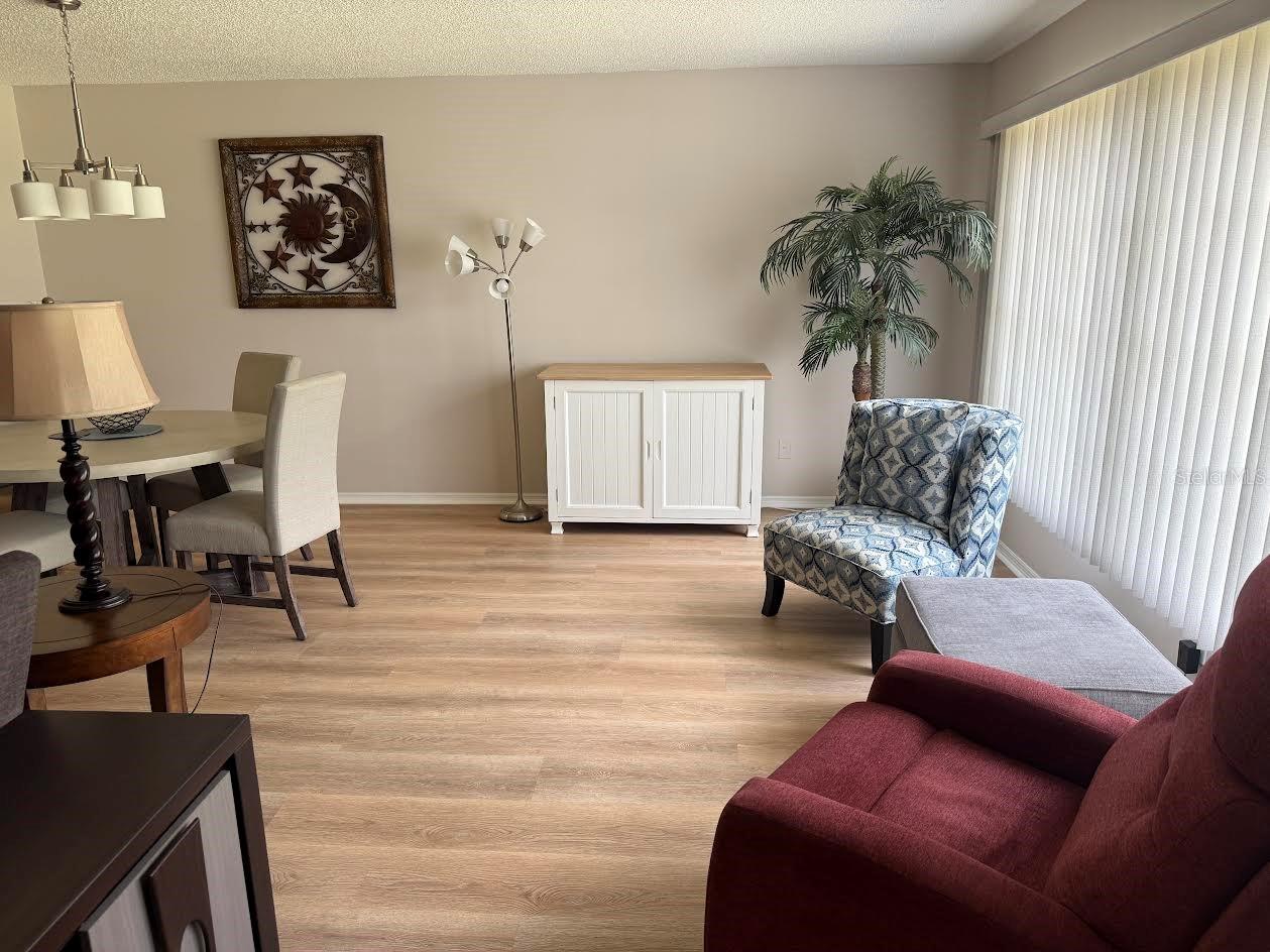 508 Foxglove Circle, FL