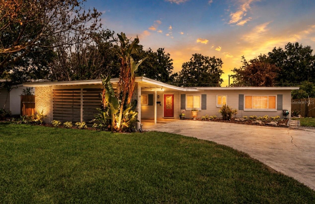 2215 Woodcrest Drive, FL