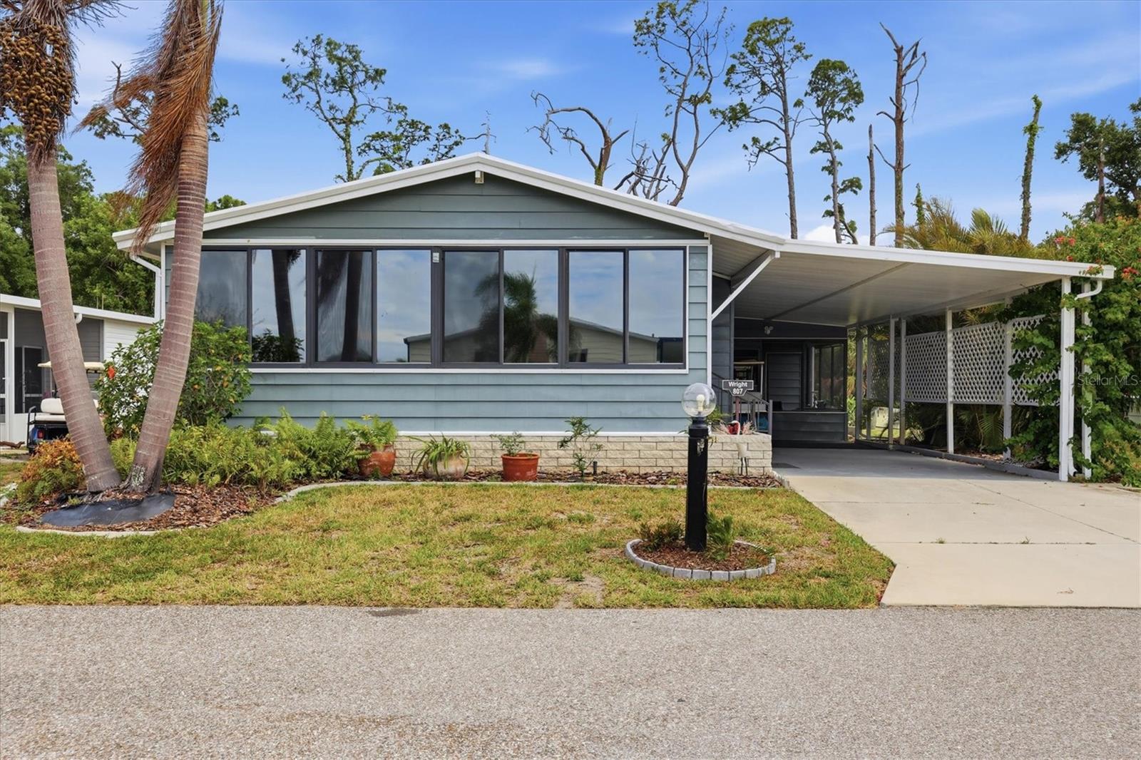 807 Seabrooke Drive, FL