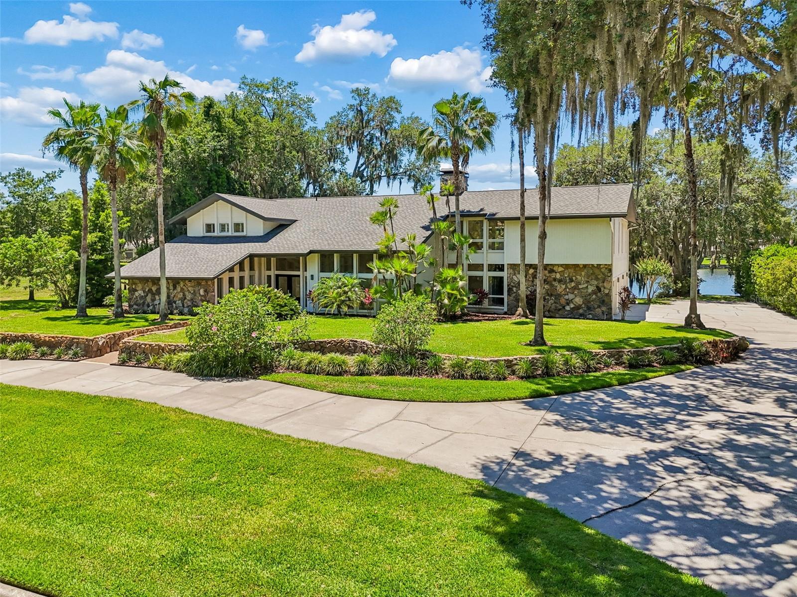 816 Taray De Avila, FL