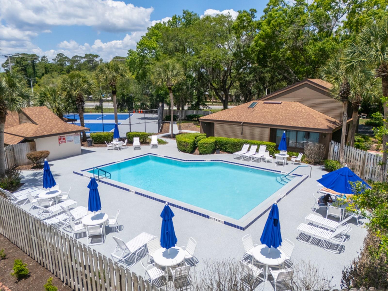 18 Salisbury Court, FL