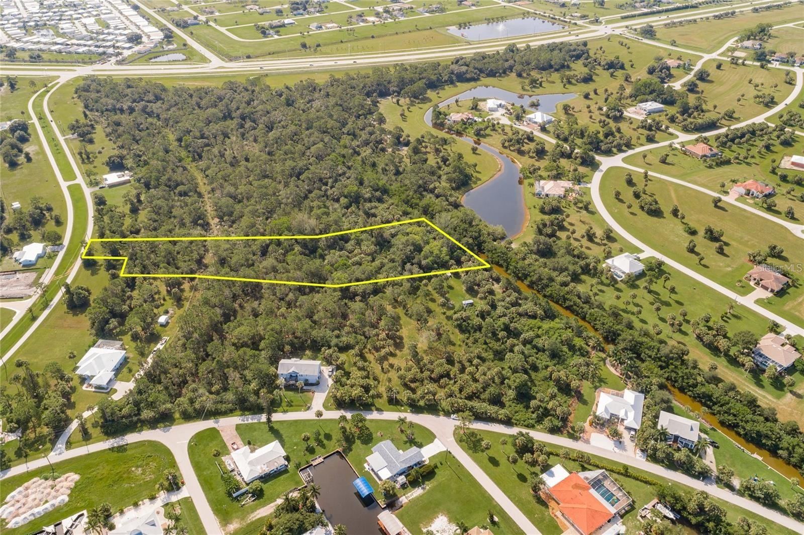 24511 Yacht Club Blvd, FL