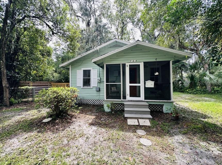 725 5th Avenue, FL