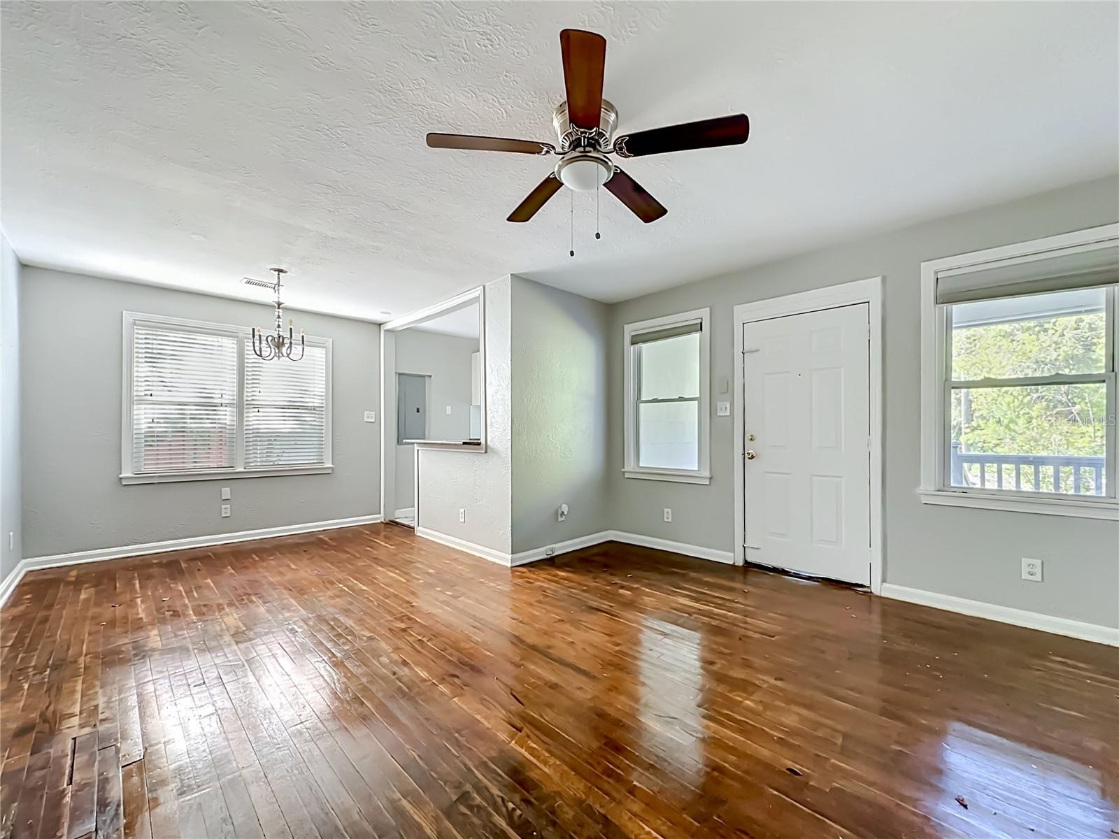 3323 Post Street, FL
