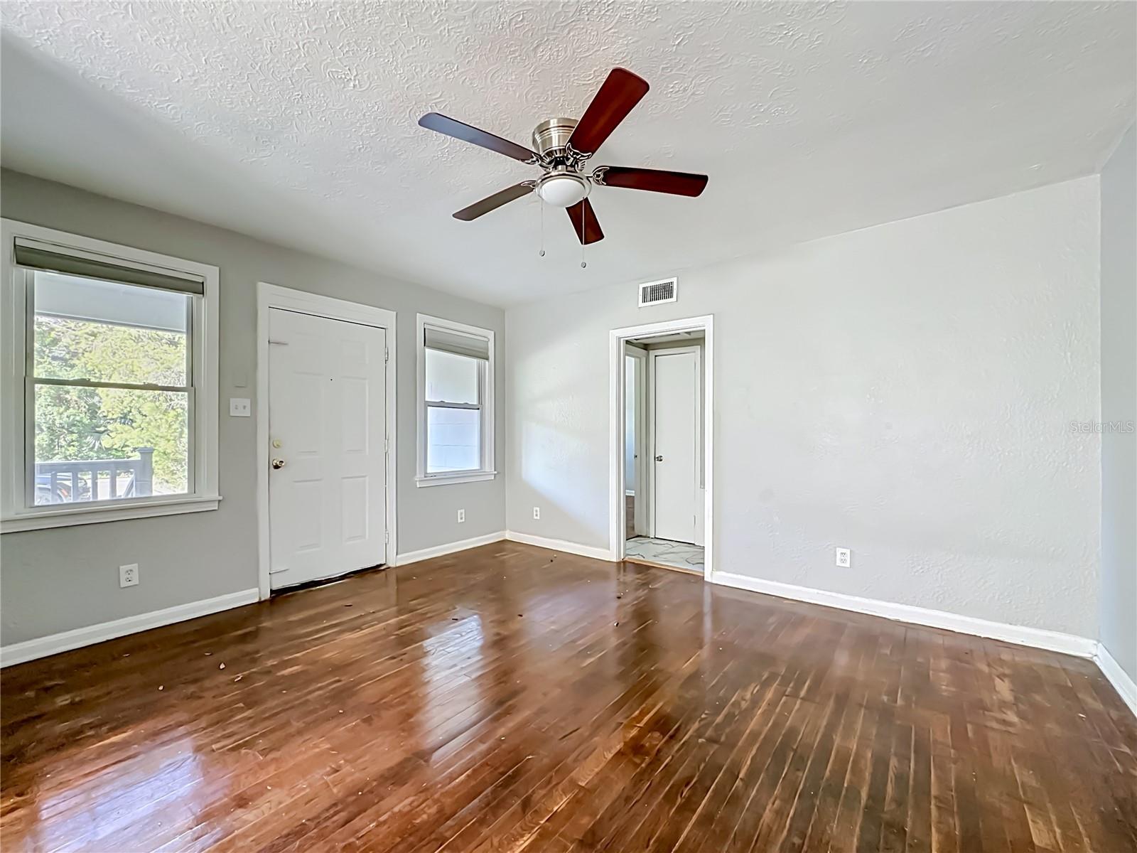 3323 Post Street, FL