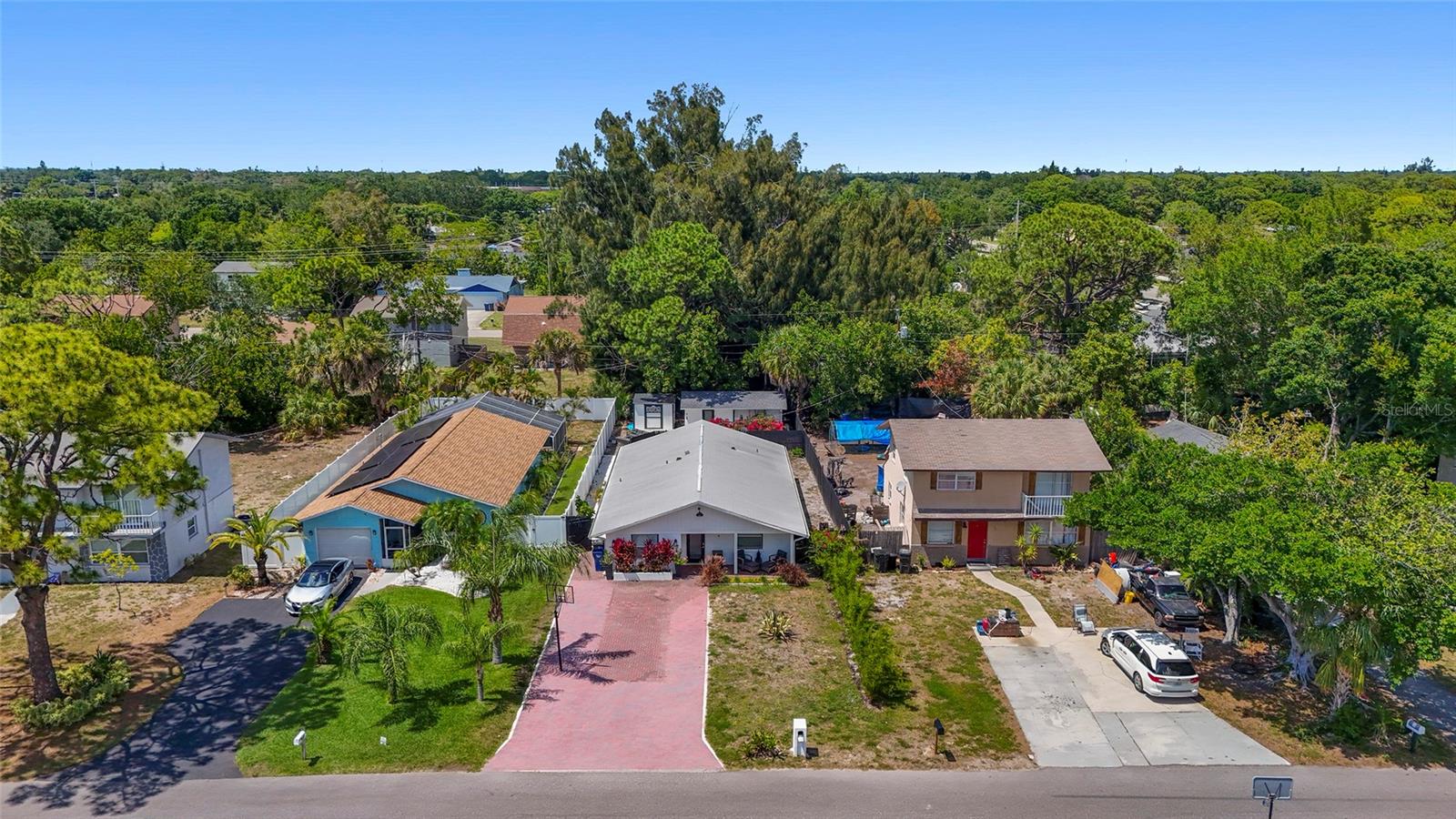 831 Winter Garden Drive, FL