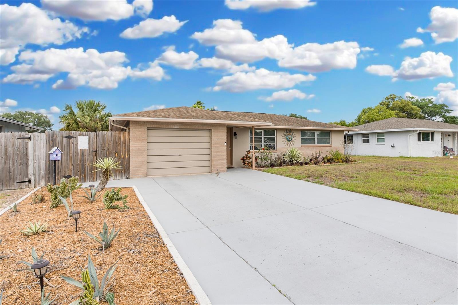 10117 Gardenia Ln, FL