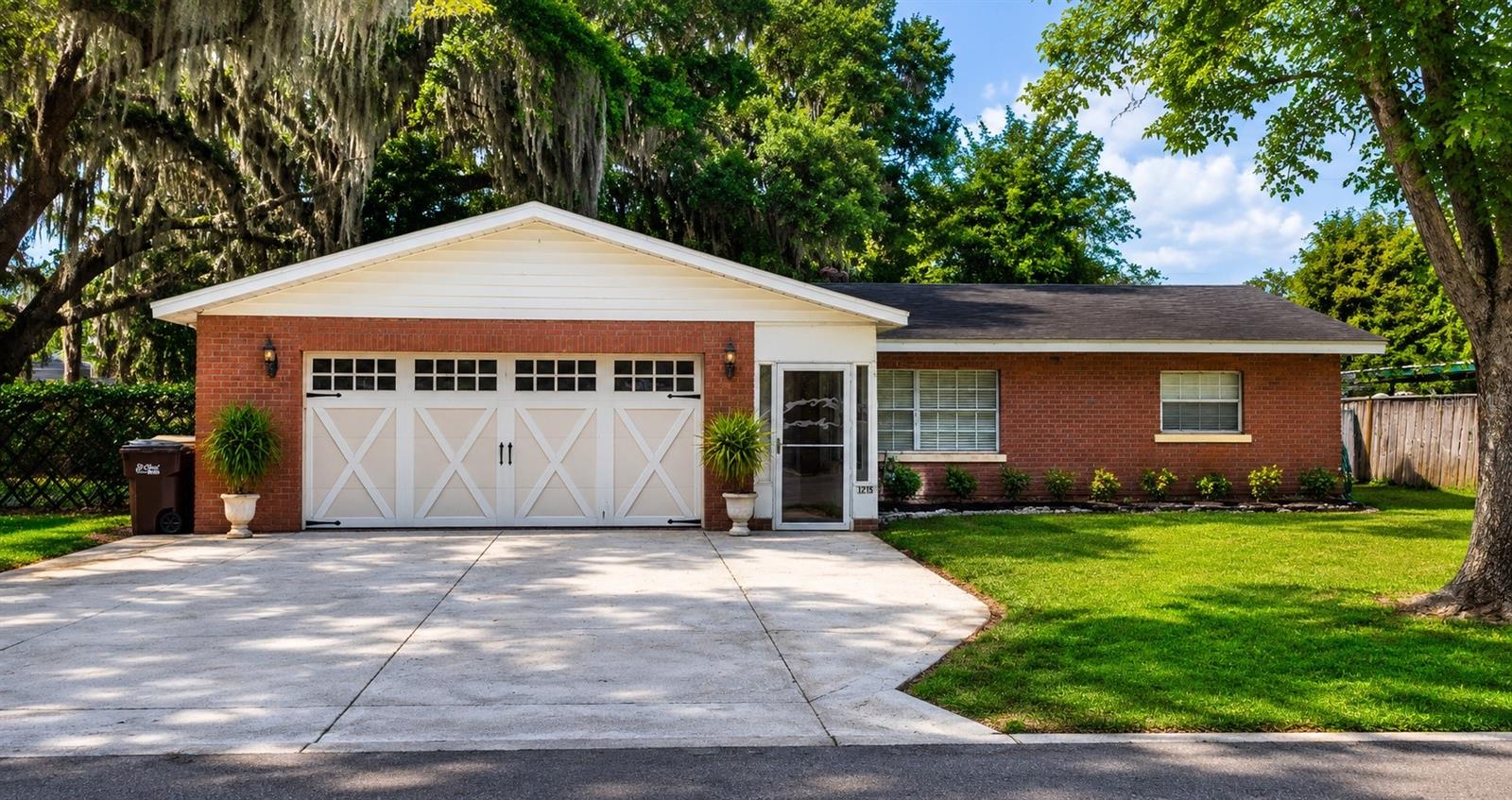 1215 E Lakeshore Blvd, FL