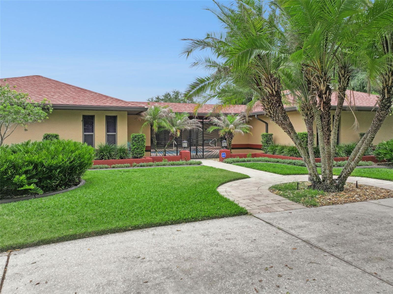 1041 Country Lake Circle, FL
