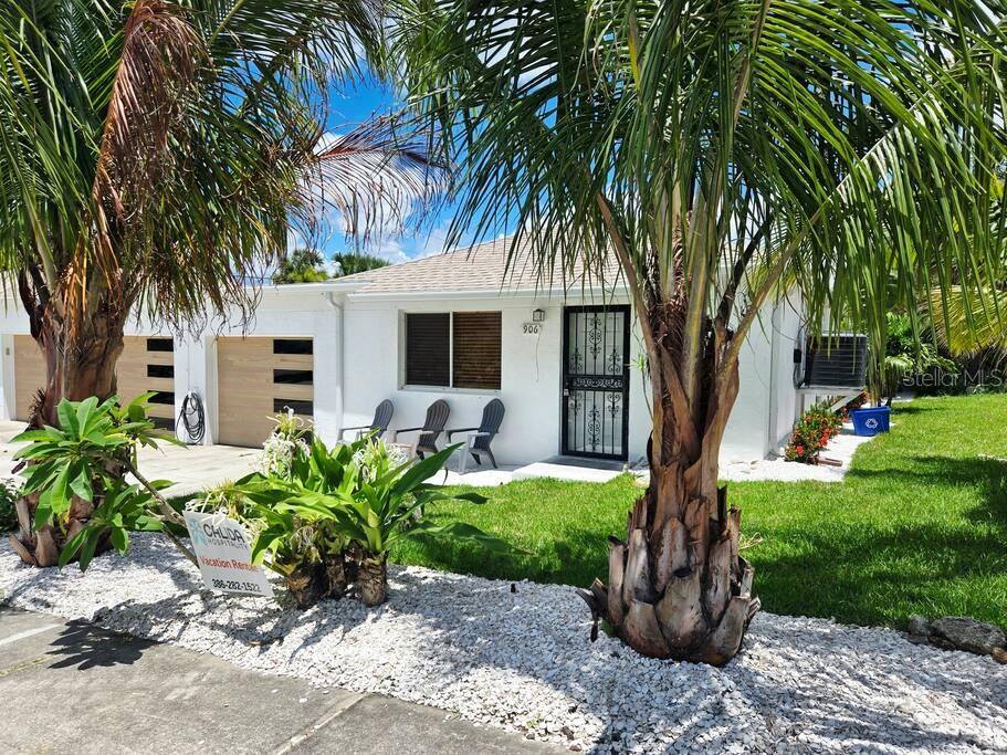 906 E 11th Ave, FL