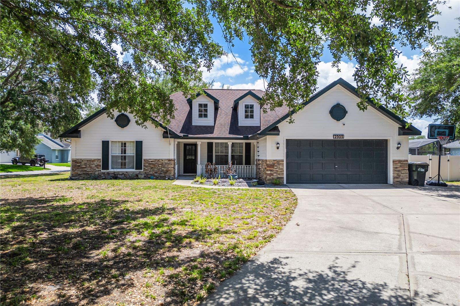 2305 Jessica Ln, FL