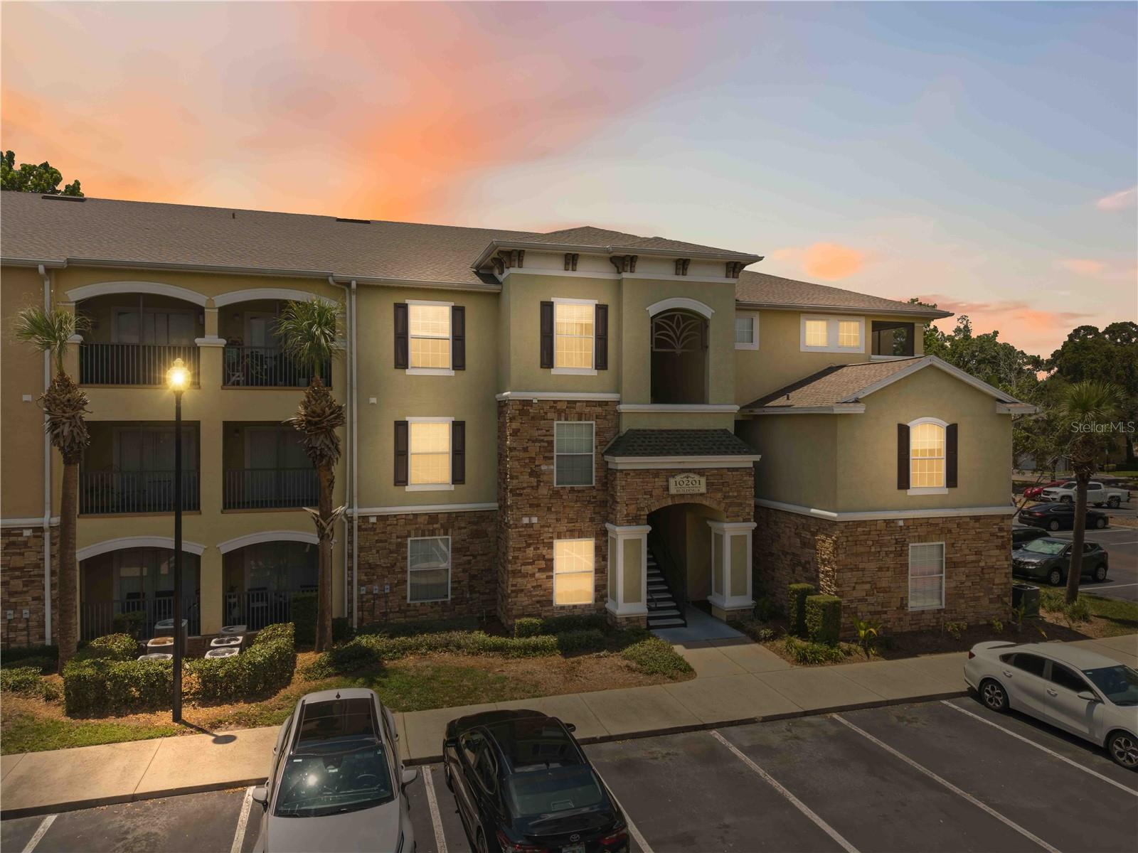 10201 Courtney Palms Blvd #204, FL
