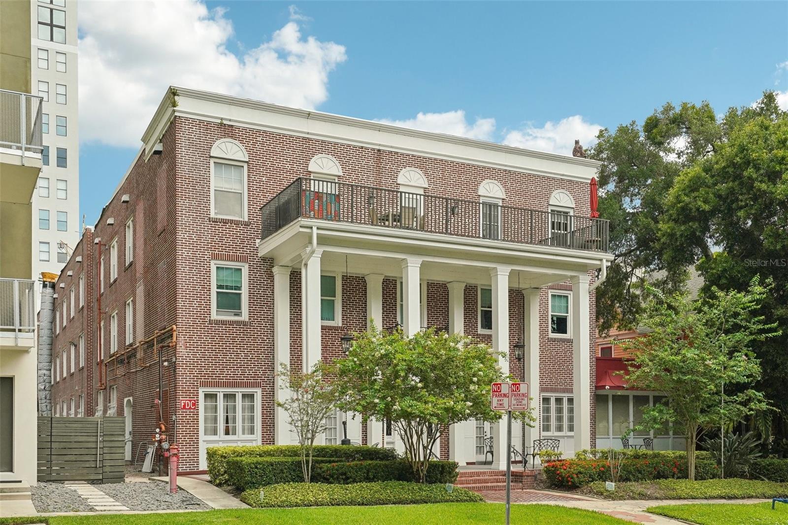 219 4th Avenue, FL
