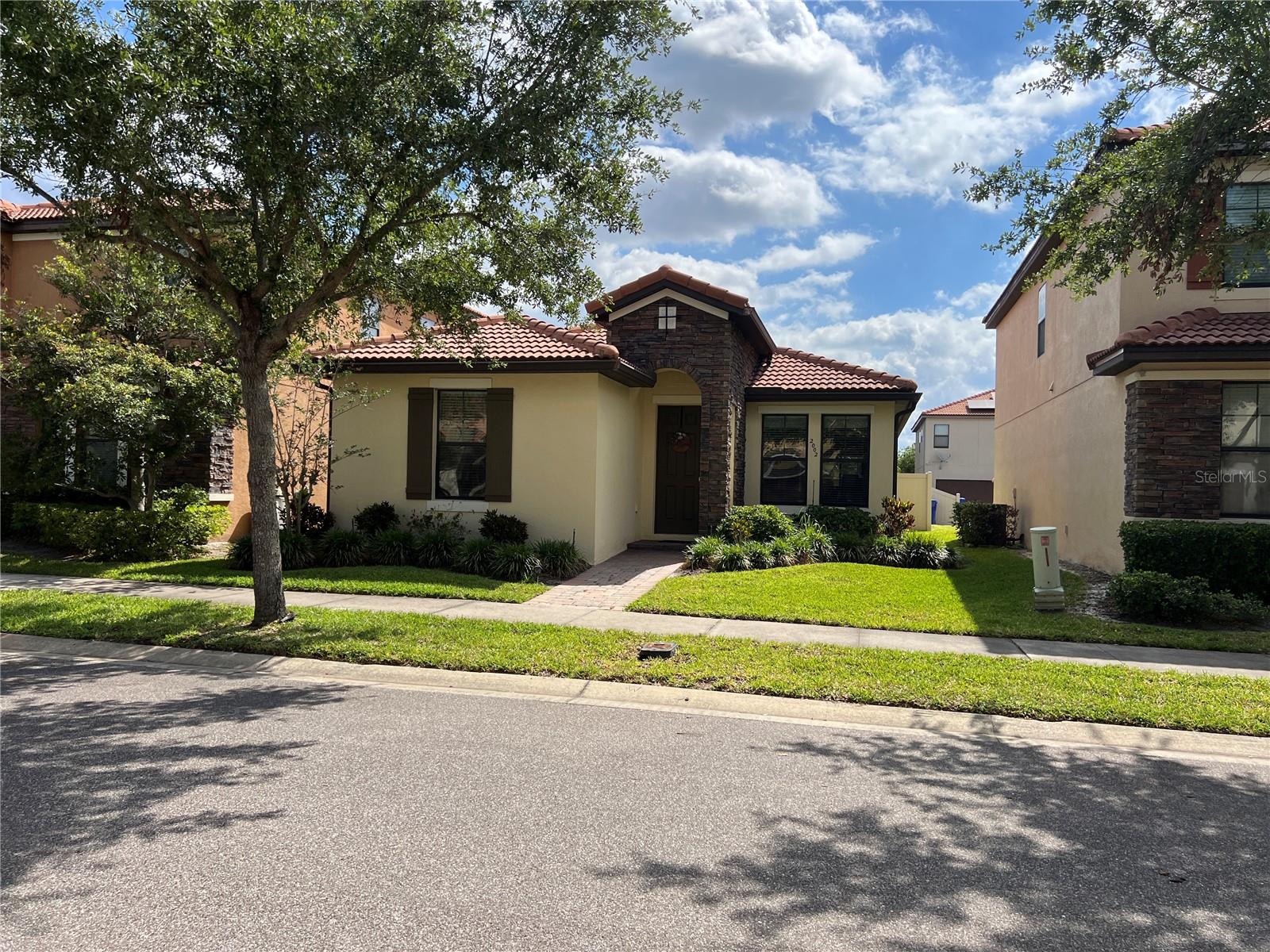 2002 Fishtail Fern Way, FL