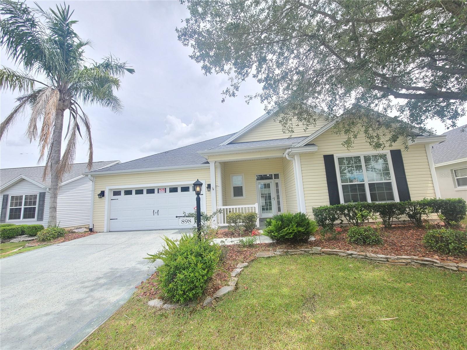 898 Moses Loop, FL