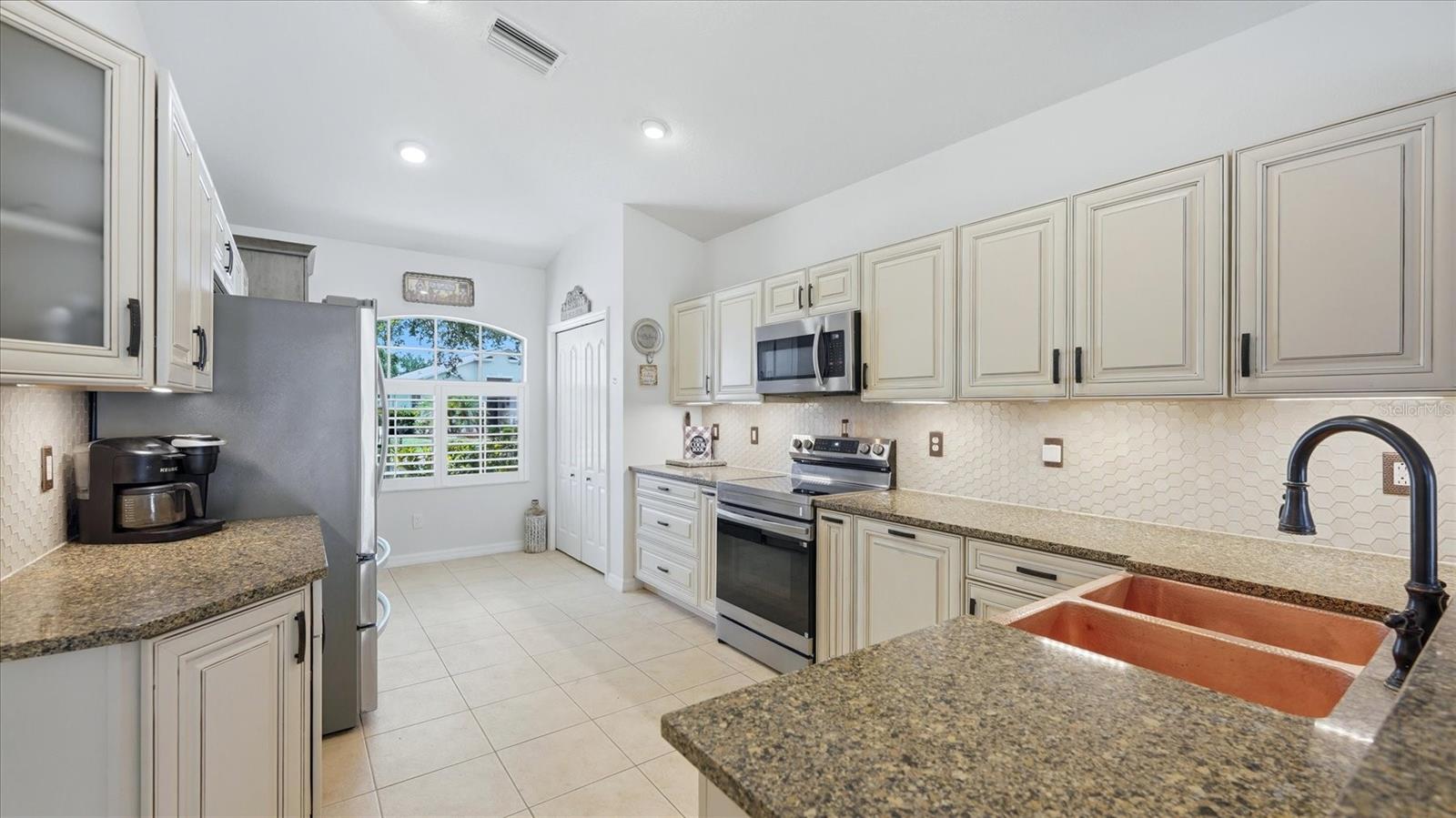 8222 Haven Harbour Way, FL