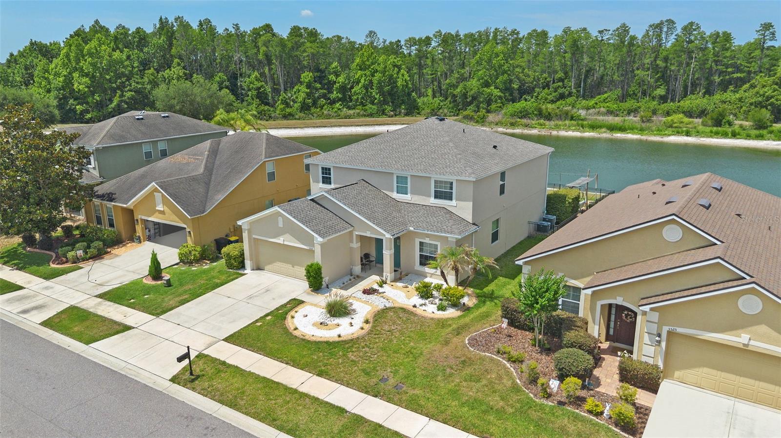 5521 Shasta Daisy Place, FL