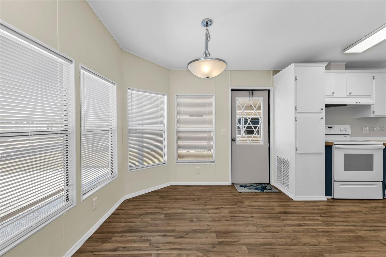 503 Madonna, FL