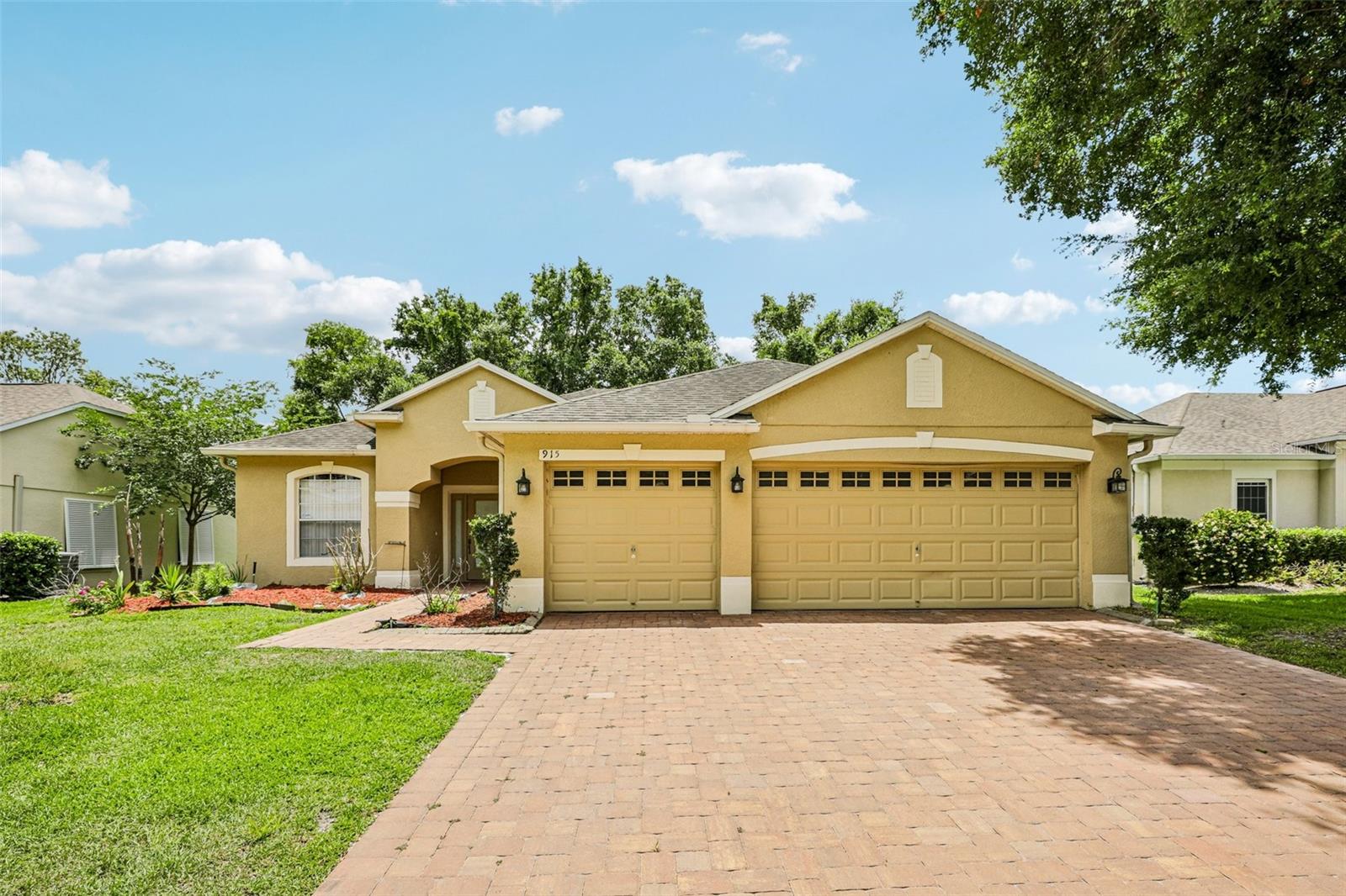 915 Moonluster Drive, FL