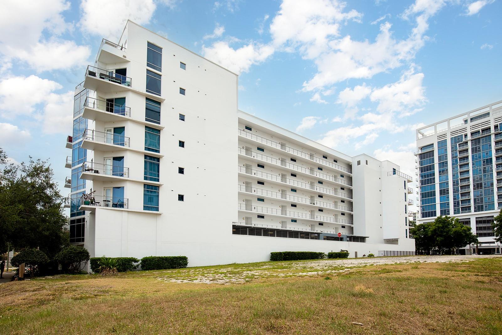 525 Jackson Street, FL