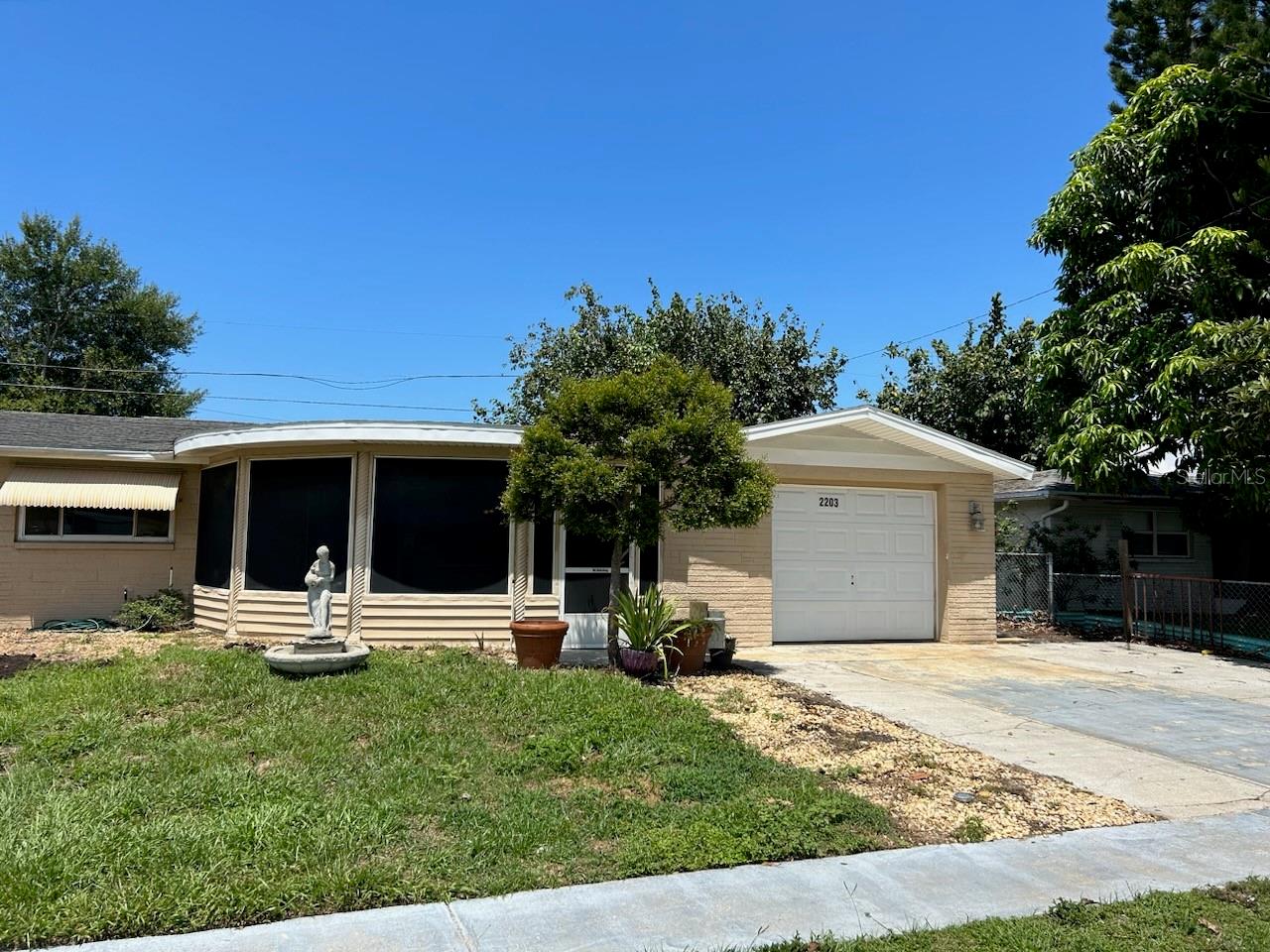 2203 Maureen Drive, FL