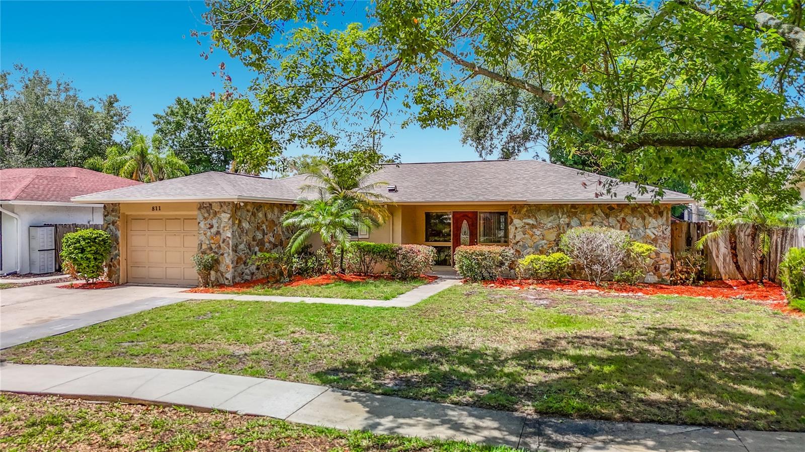 811 Ambassador Loop, FL