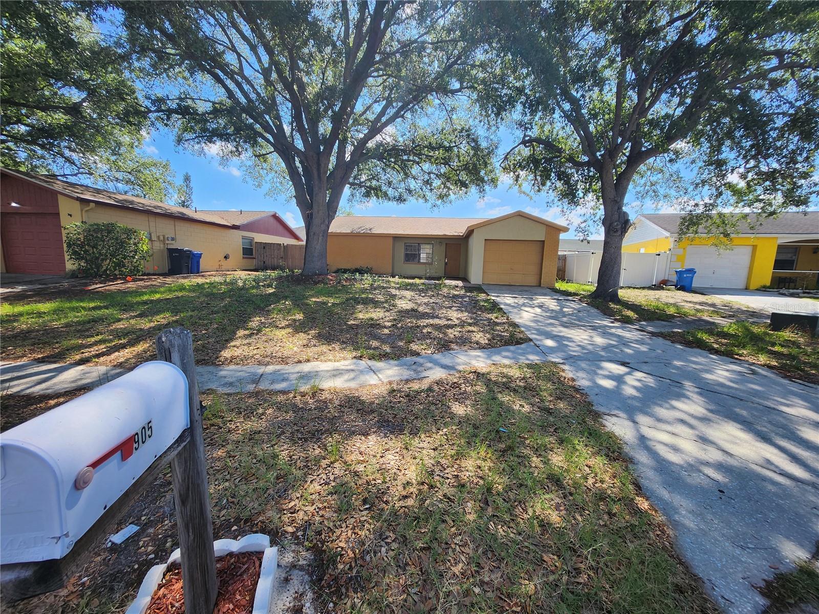 905 Old Field Drive, FL