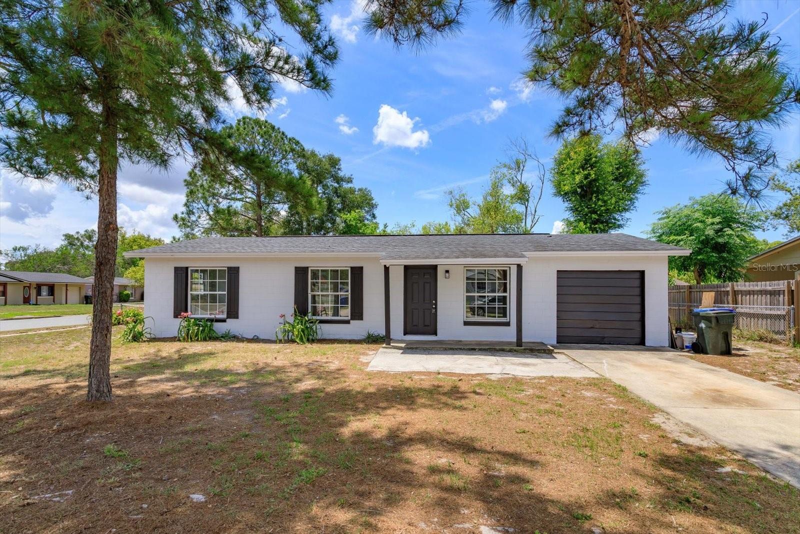 327 Little Rock Ct, FL