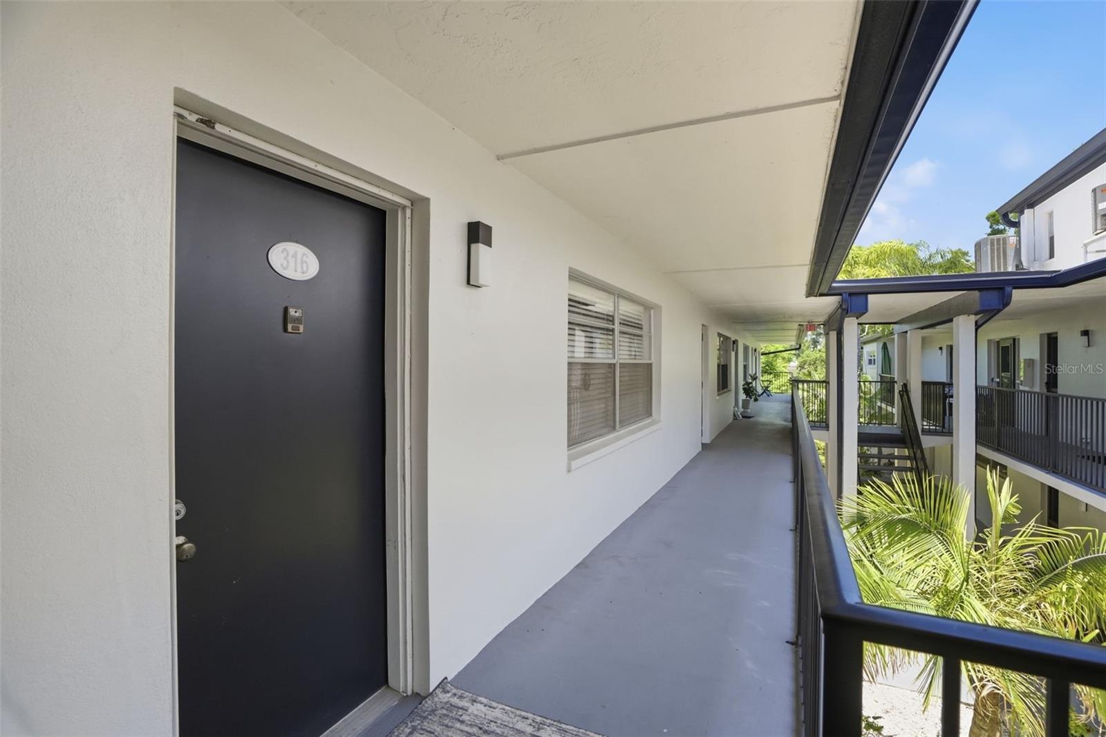 1127 King Arthur Court, FL