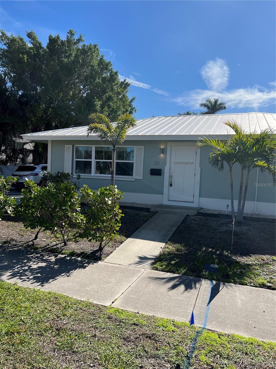 511 W Retta Esplanade, FL