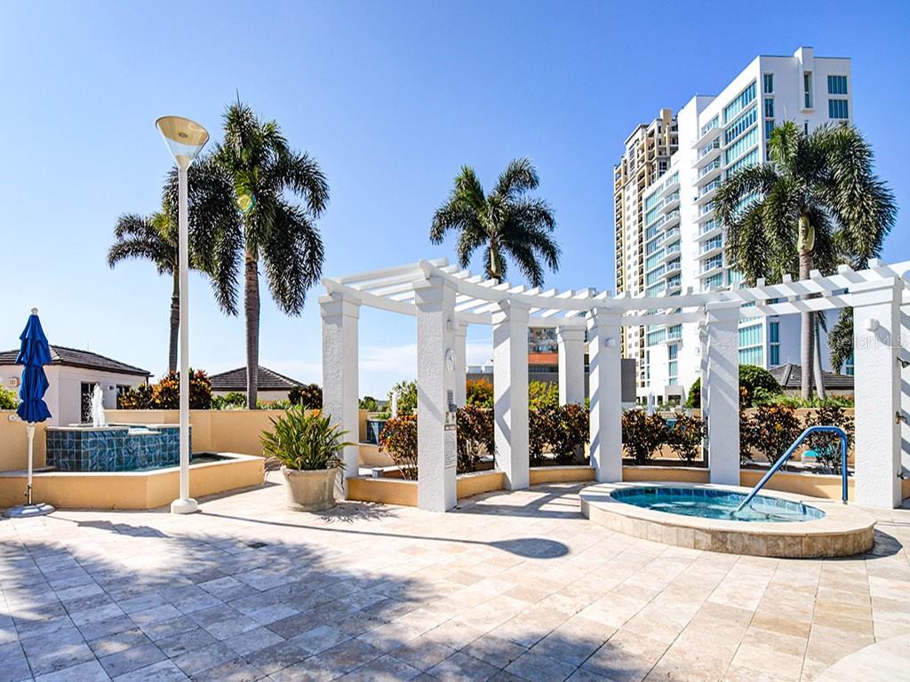 400 Beach Drive, FL