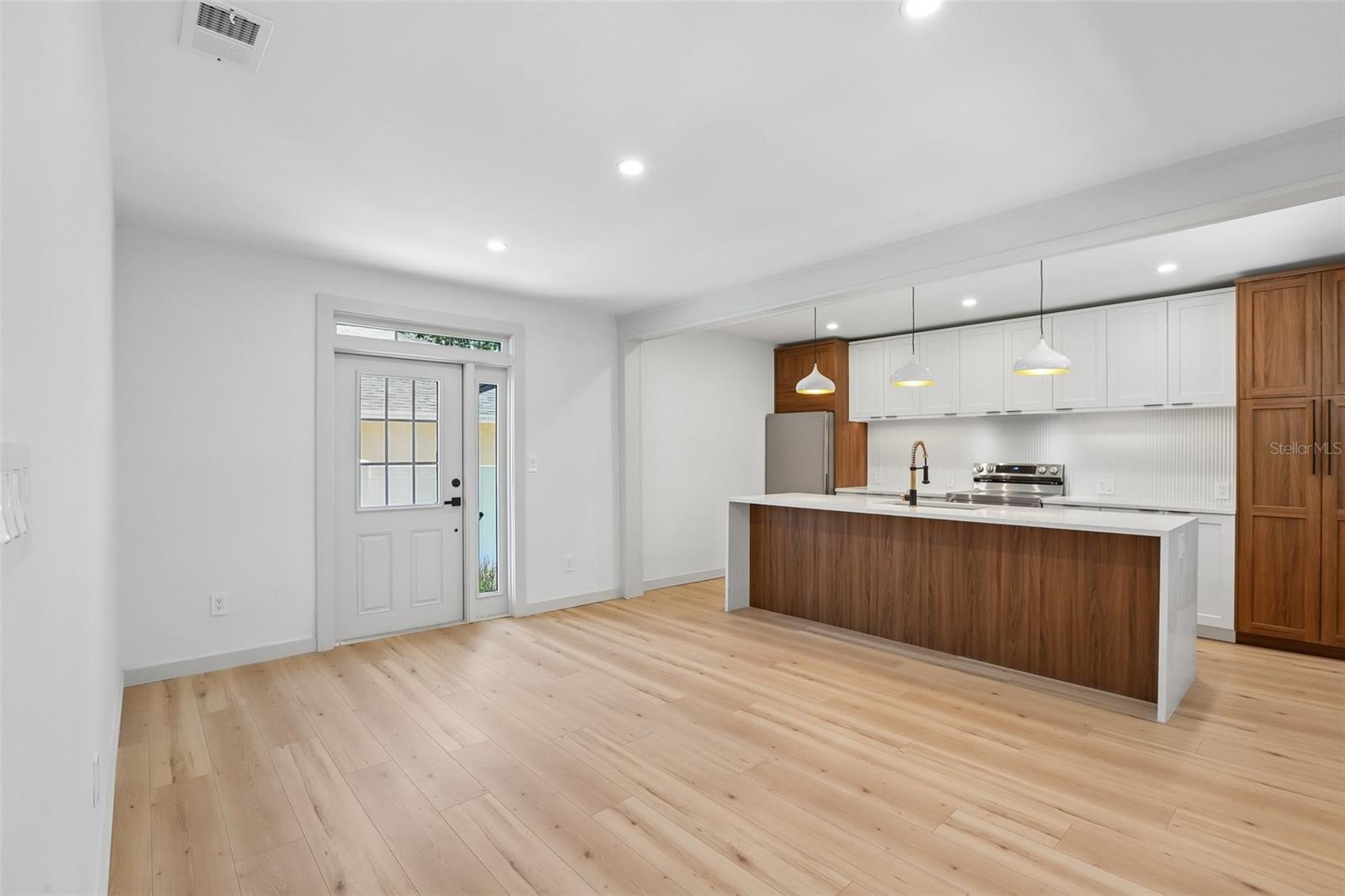 8523 Edison Avenue, FL