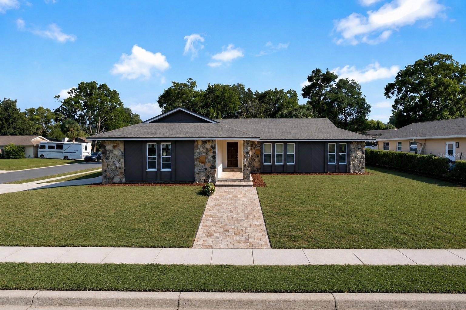 2880 Citron Dr, FL