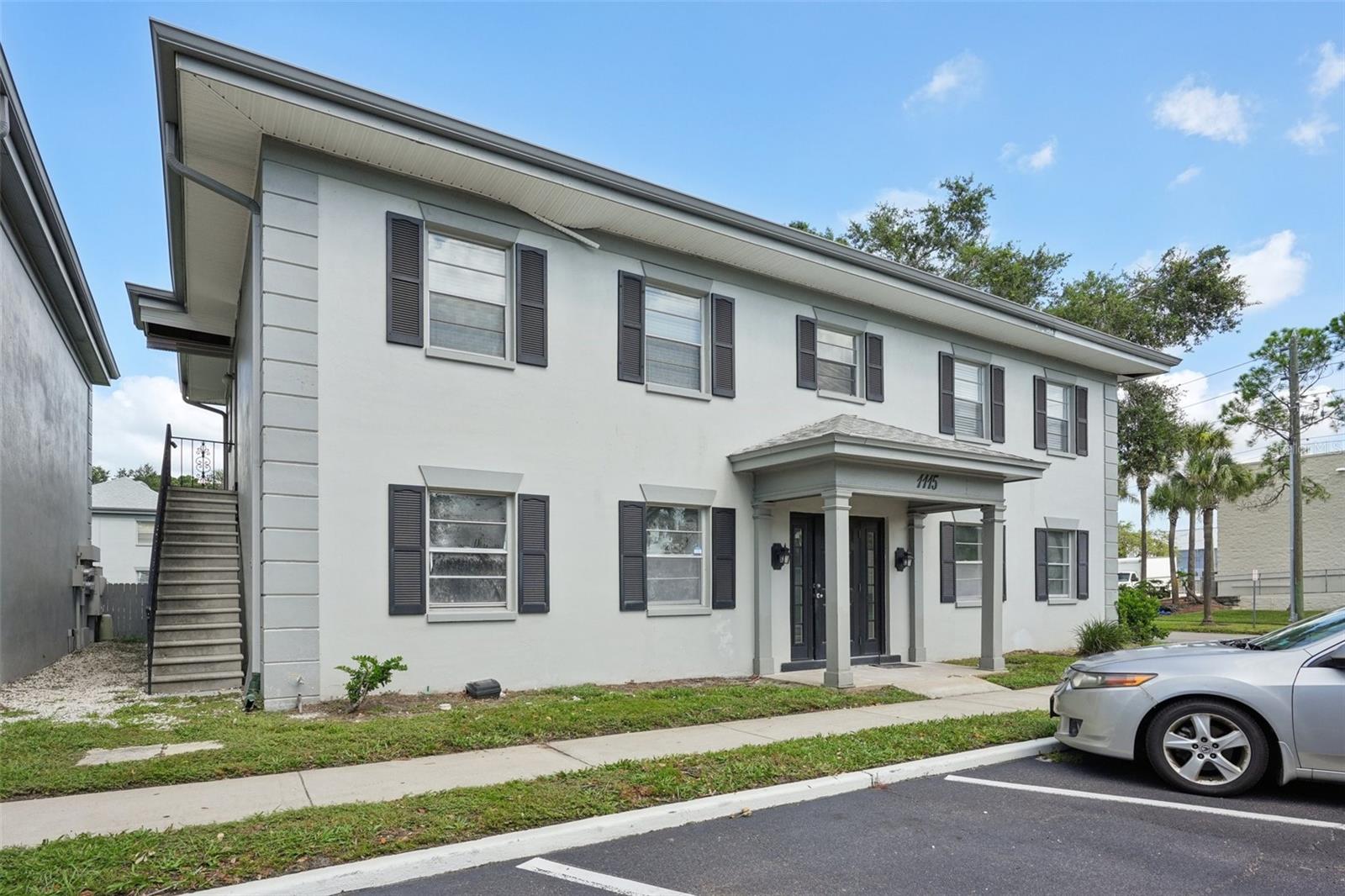 1115 Rue Des Chateaux #2a, FL