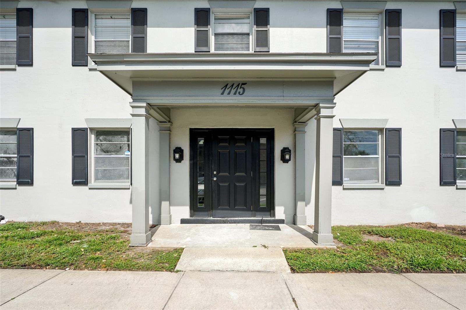 1115 Rue Des Chateaux, FL