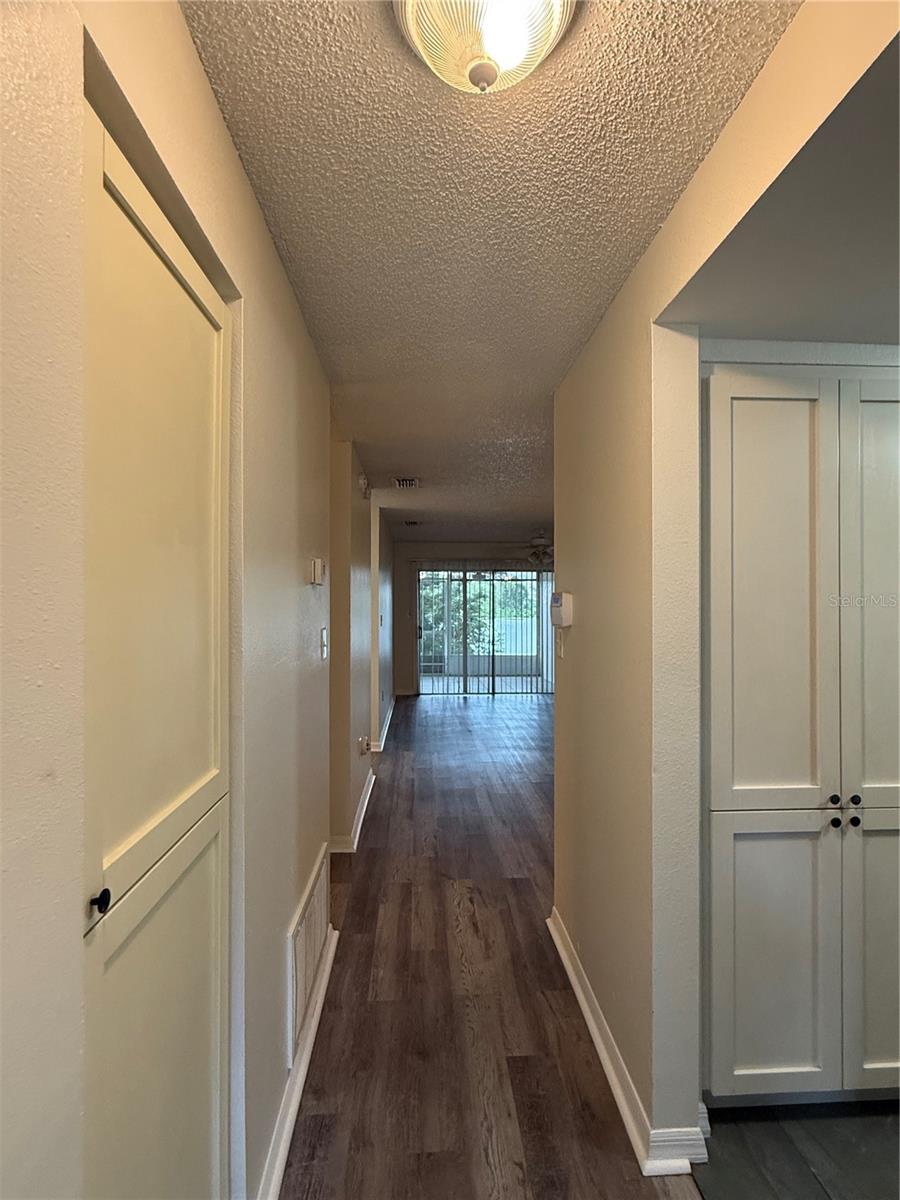 702 Country Lane, FL