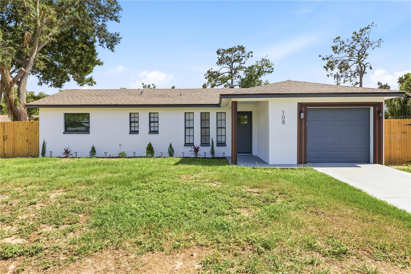 108 Inwood Circle, FL