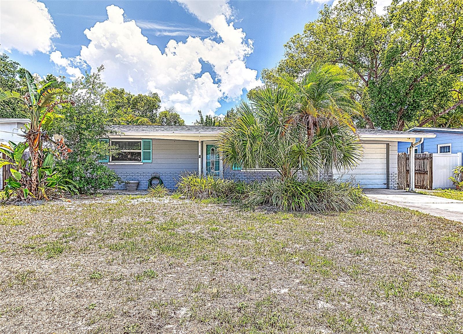 831 Lakeside Dr, FL