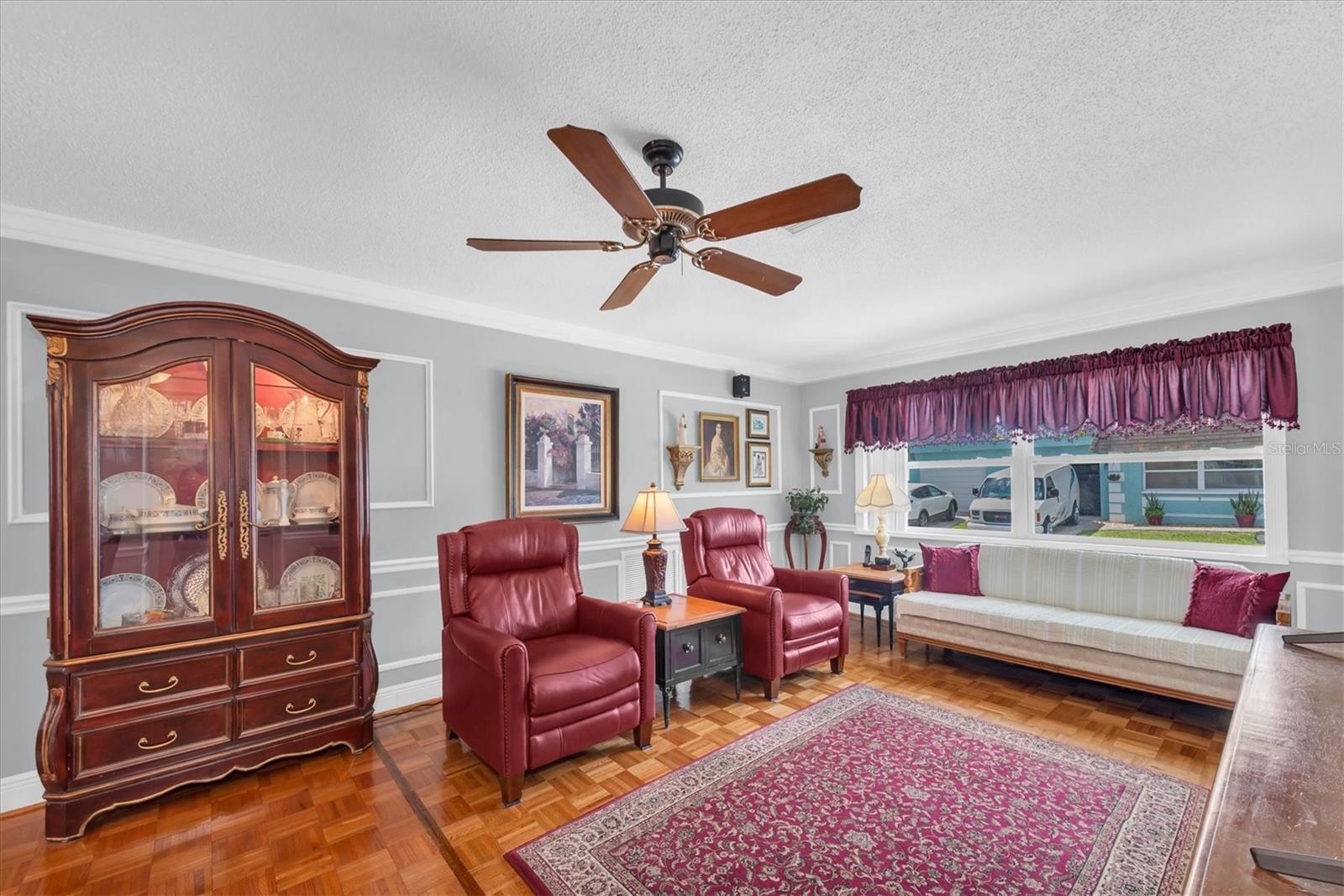 6915 Versailles, FL