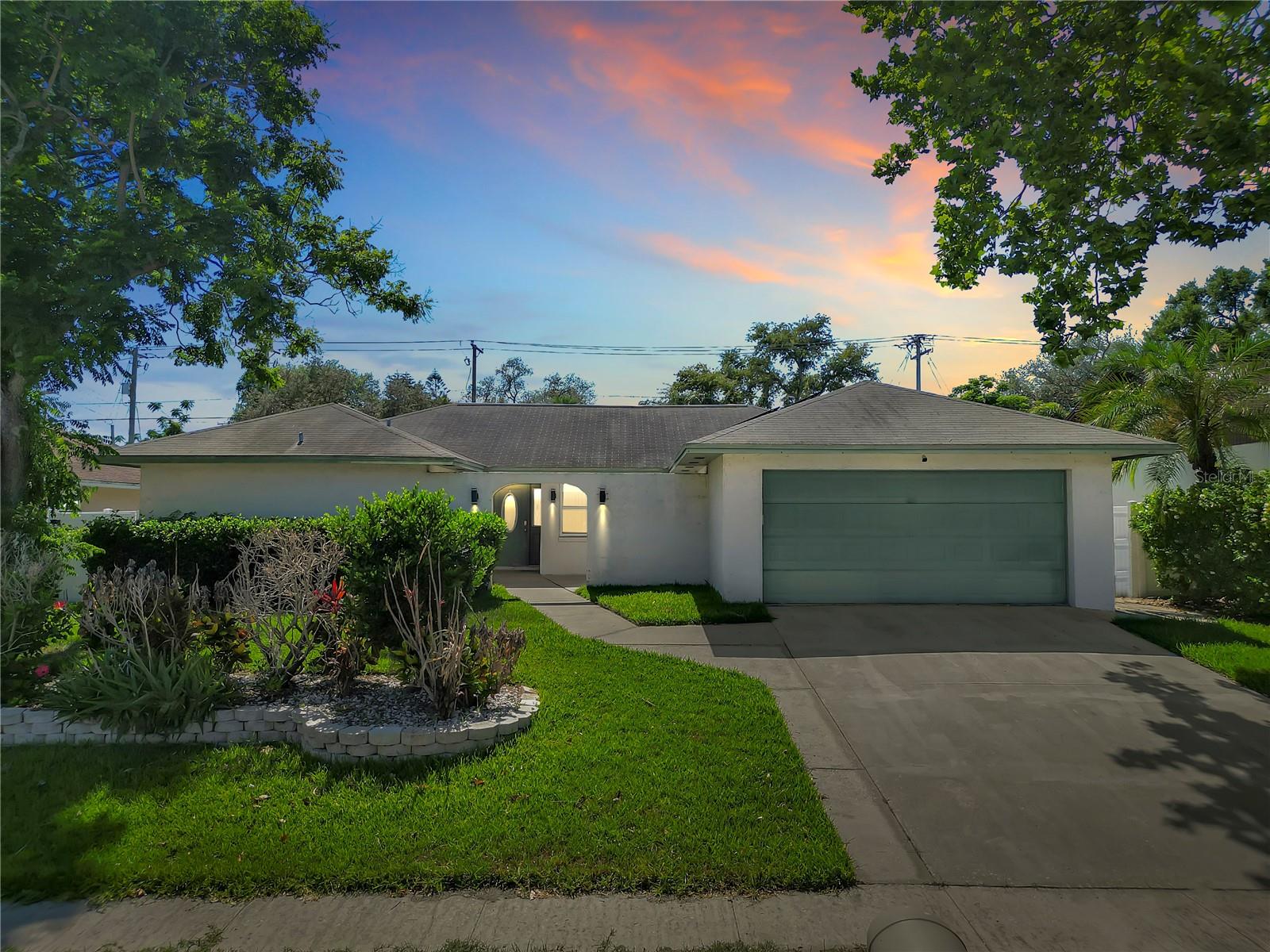 105 Foxwood Drive, FL