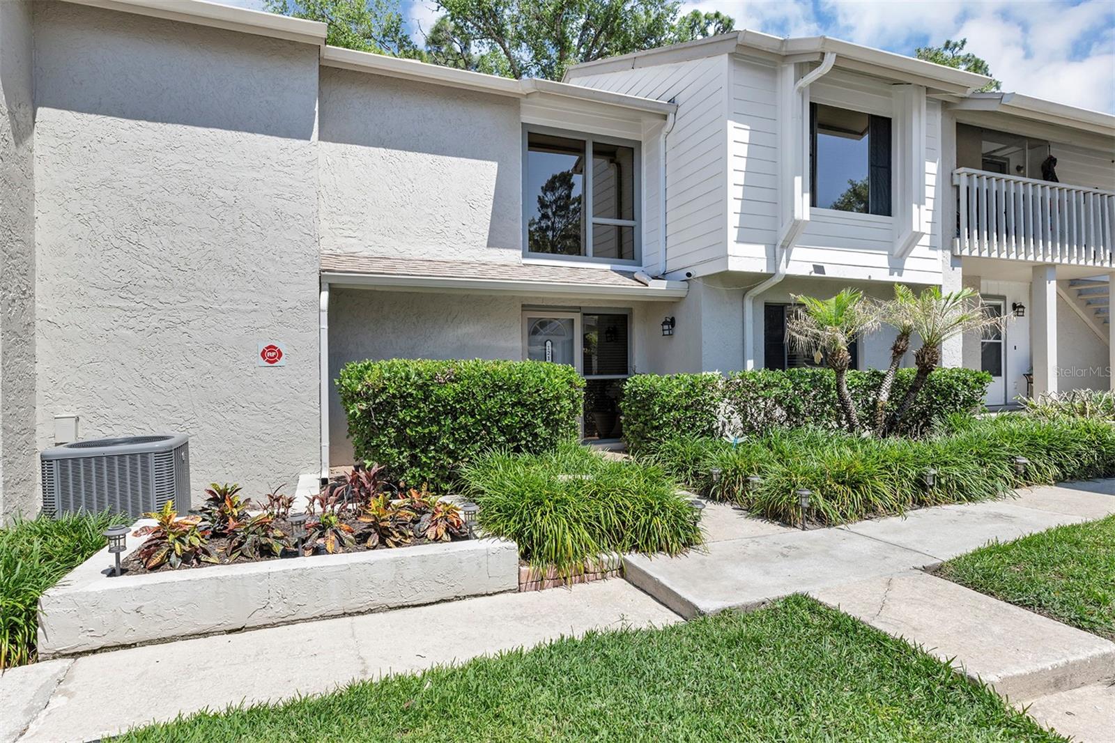 121 Crown Point Circle, FL