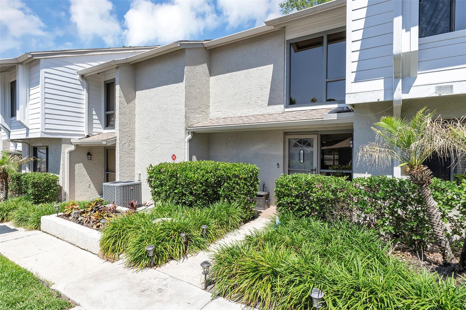 121 Crown Point Circle, FL
